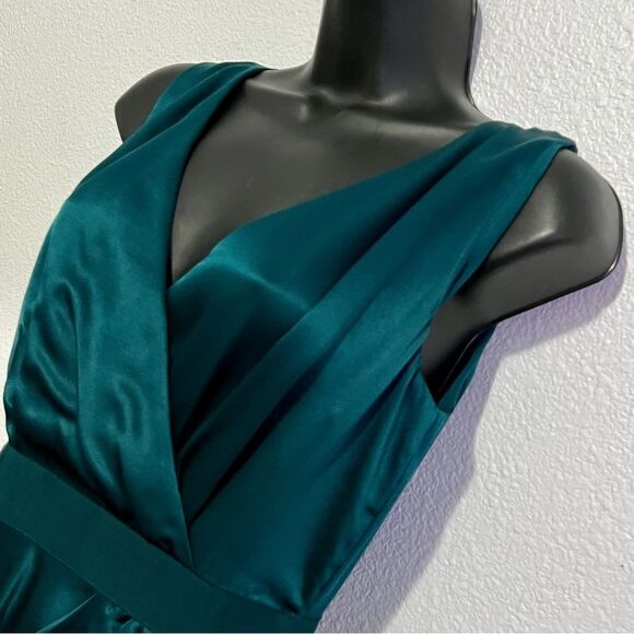 Banana Republic Silk Jewel GREEN V Neck Sleeveless Wrap Front Ruffle Dress 2 P - Picture 4 of 16